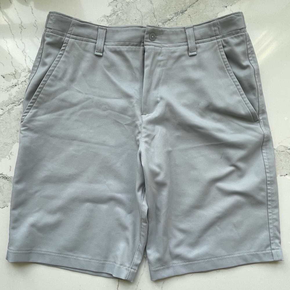 Under Armour performance golf shorts youth L